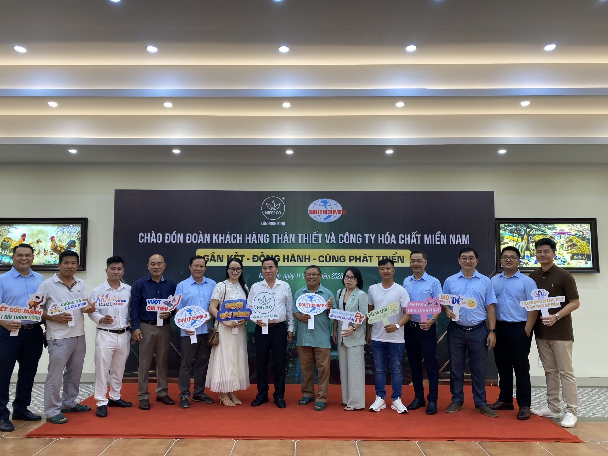 Đêm Gala Hội nghị khách hàng NIFERCO 2026 quy tụ đối tác, đại lý và khách hàng thân thiết, tăng cường kết nối và hợp tác phát triển bền vững.