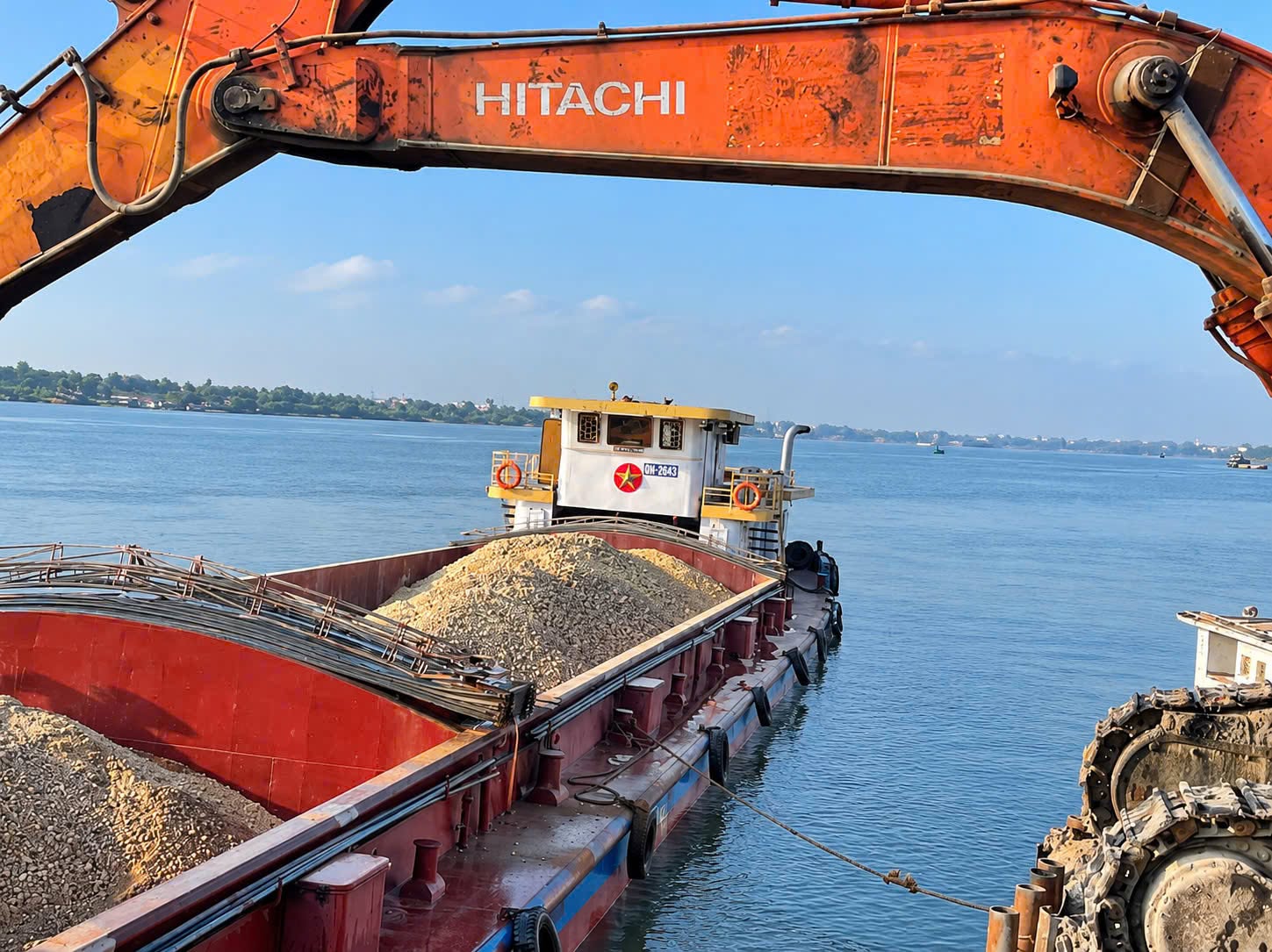 🚢 CÁT LONG - CẬP NHẬT HOẠT ĐỘNG LÀM HÀNG QUẶNG